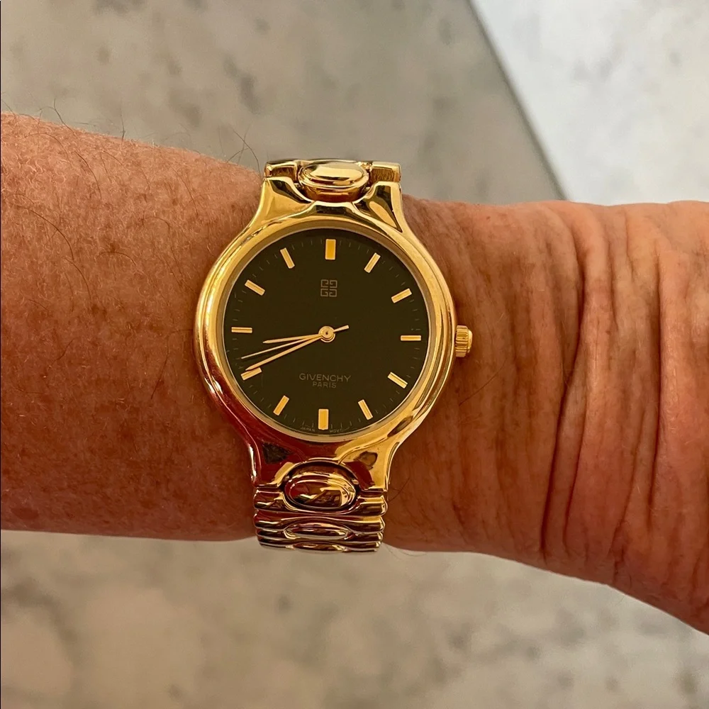 GIVENCHY Vintage 90's Quartz Gold Bracelet Black Dial Women's Watch